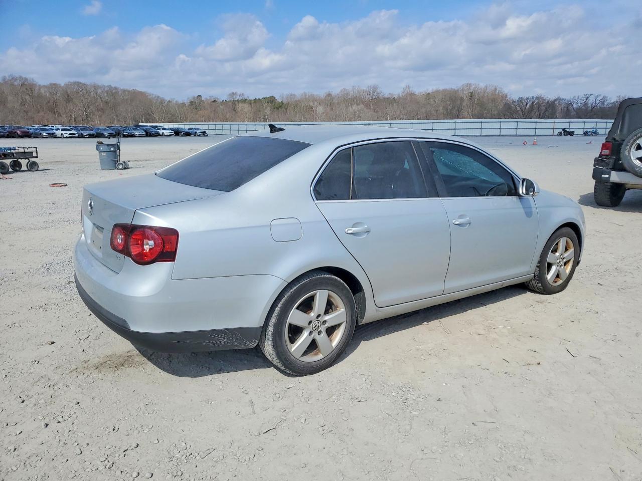 2009 VOLKSWAGEN JETTA SE photo 3