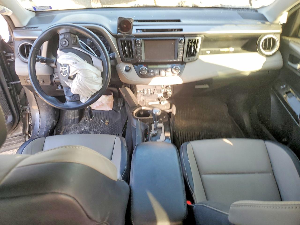 2017 TOYOTA RAV4 LIMITED photo 8