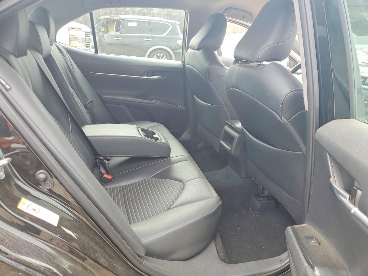 2019 TOYOTA CAMRY SE photo 19