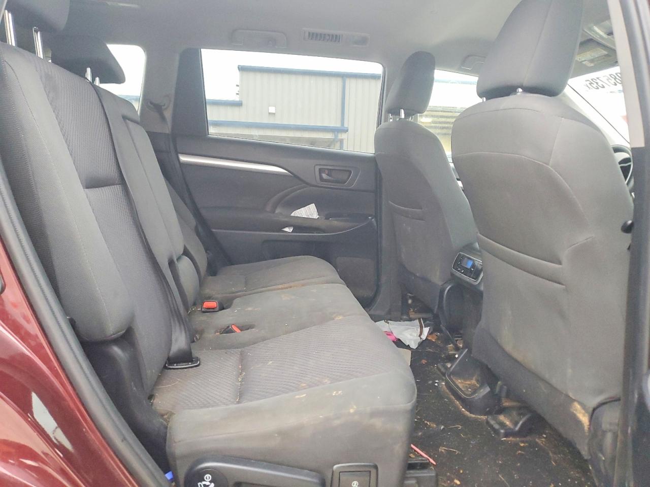 2019 TOYOTA HIGHLANDER LE photo 11