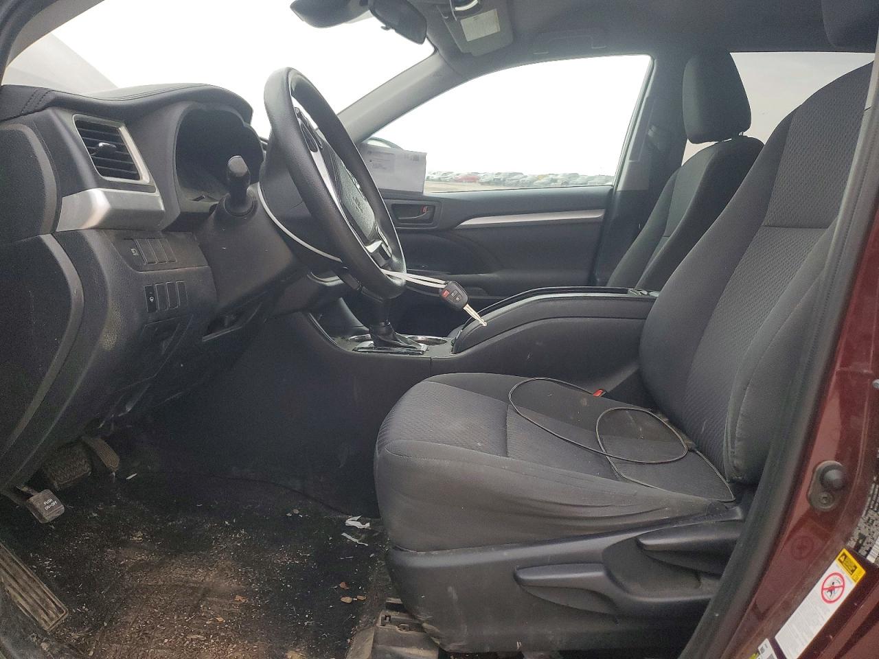 2019 TOYOTA HIGHLANDER LE photo 7