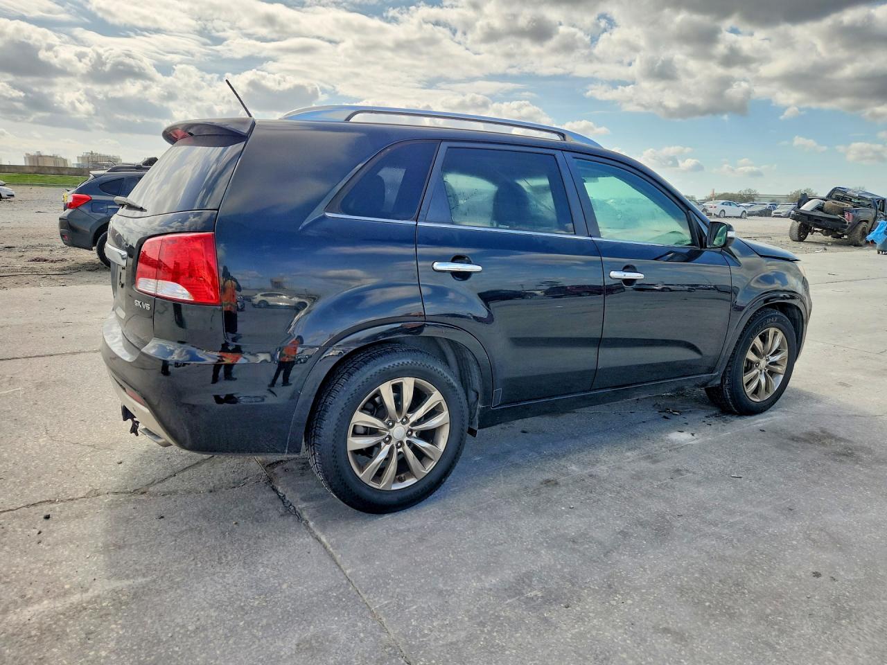 2011 KIA SORENTO SX photo 3