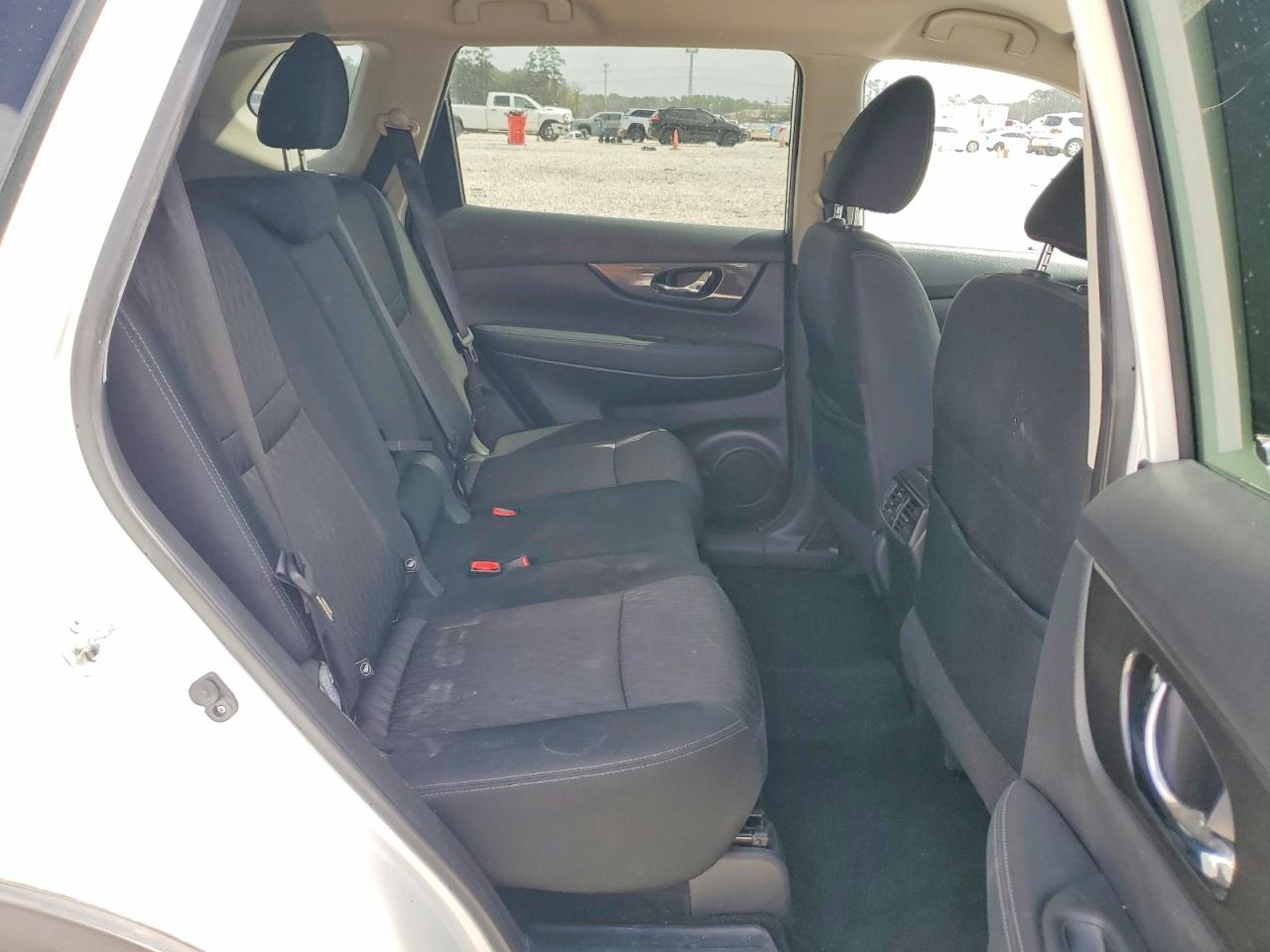 2019 NISSAN ROGUE SV photo 11