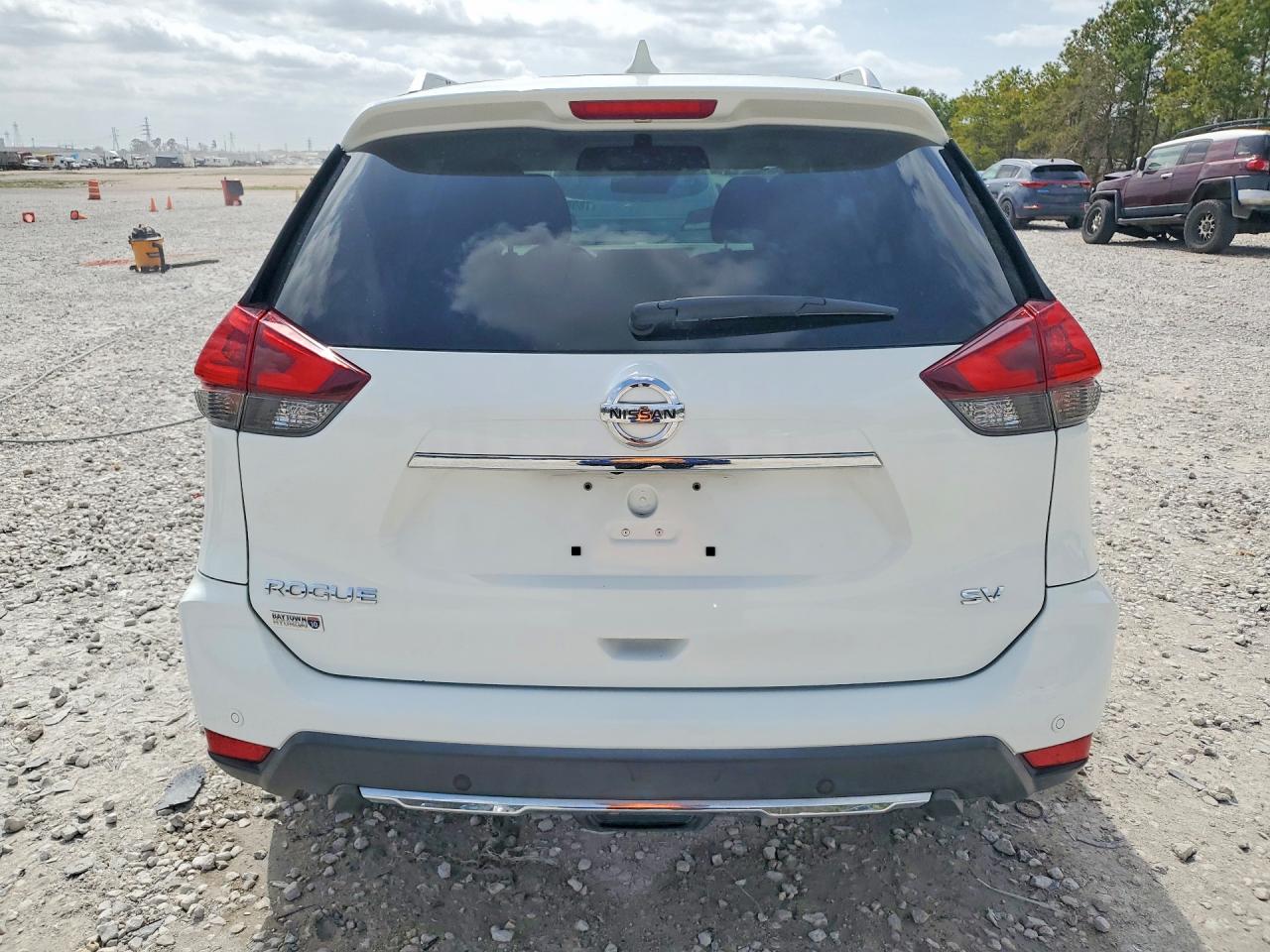 2019 NISSAN ROGUE SV photo 6