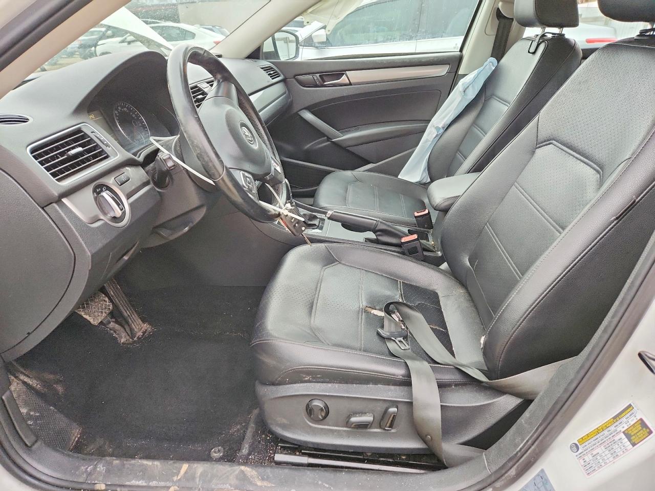 2014 VOLKSWAGEN PASSAT S photo 7
