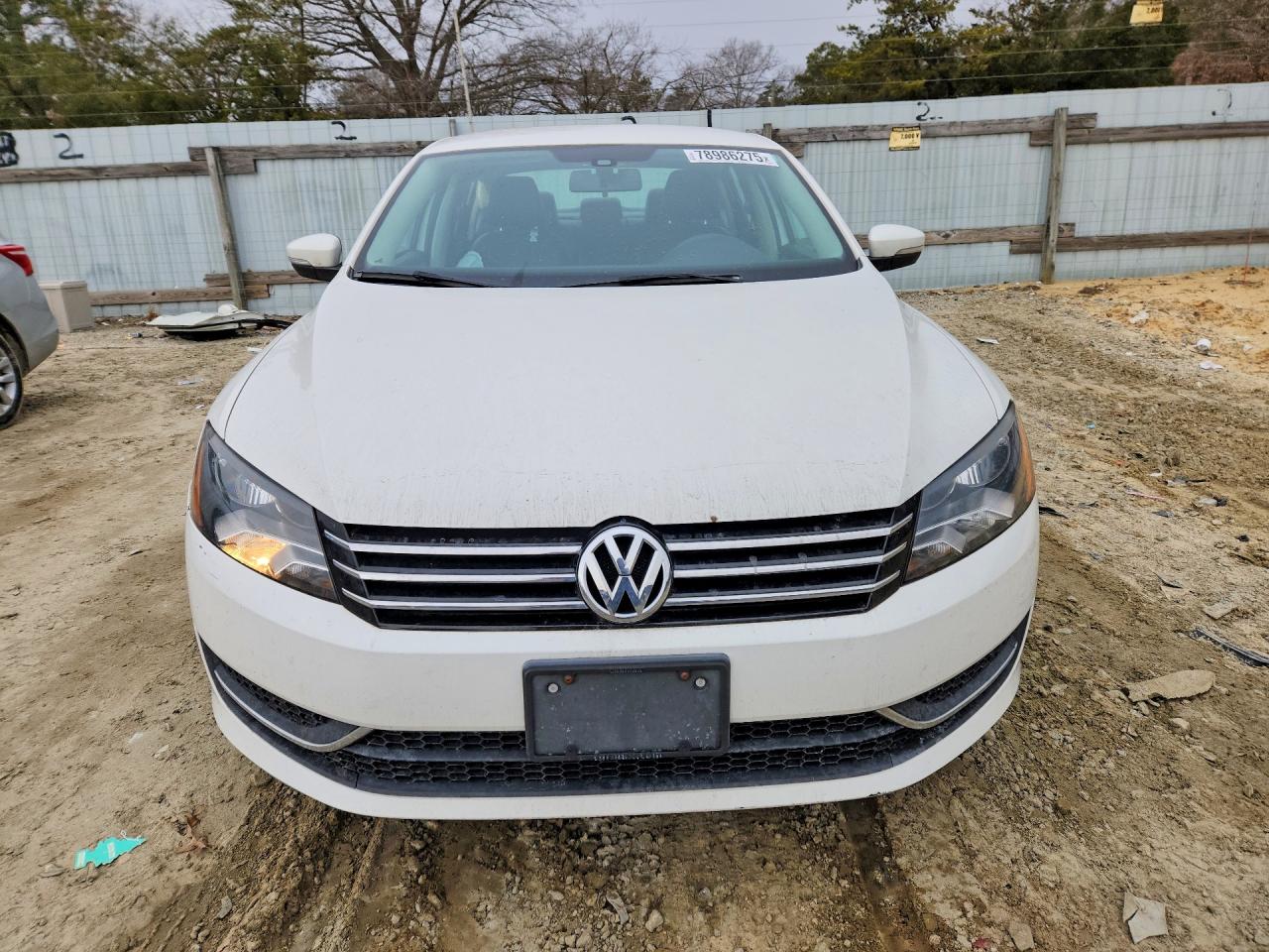 2014 VOLKSWAGEN PASSAT S photo 5