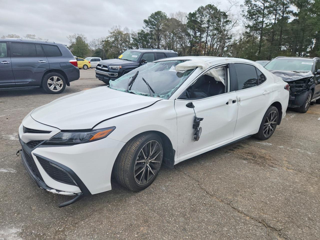 2024 TOYOTA CAMRY