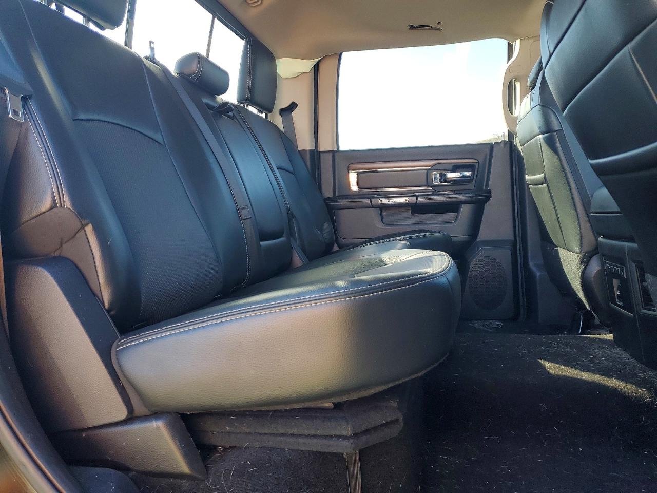 2013 RAM 1500 LARAMIE photo 19
