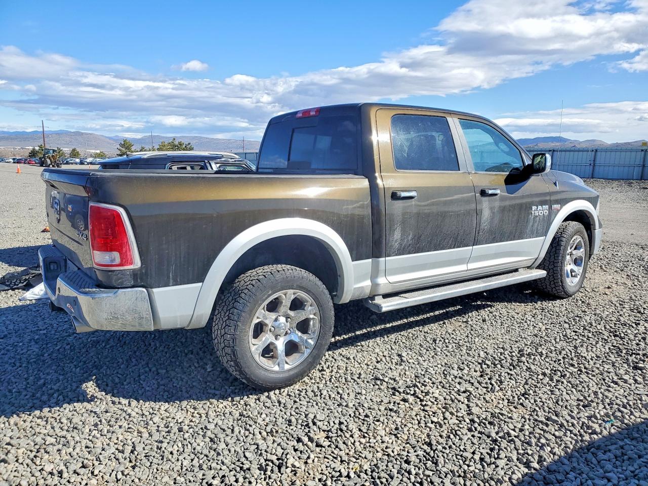 2013 RAM 1500 LARAMIE photo 5