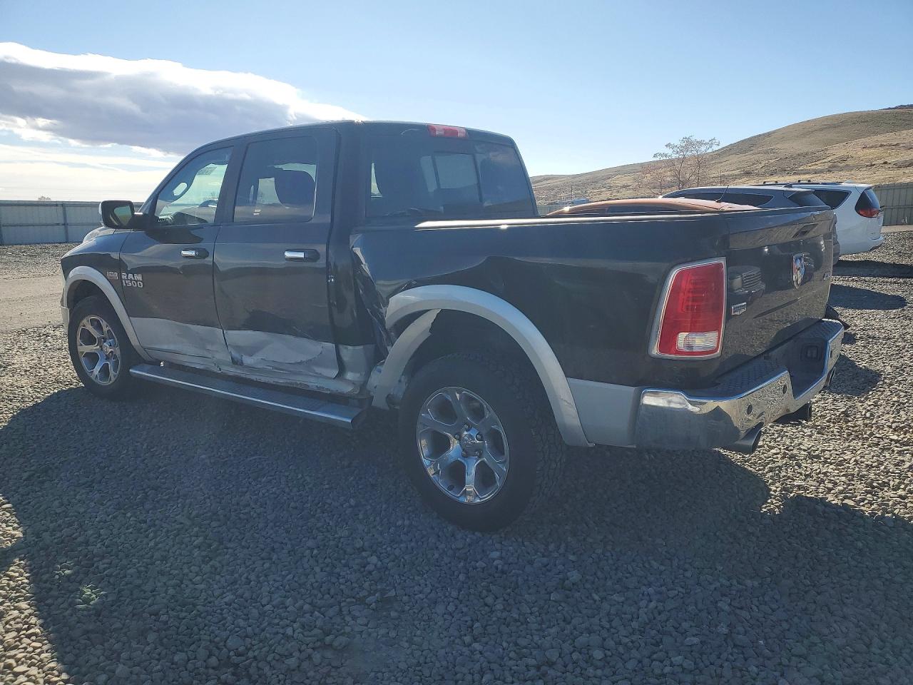 2013 RAM 1500 LARAMIE photo 3