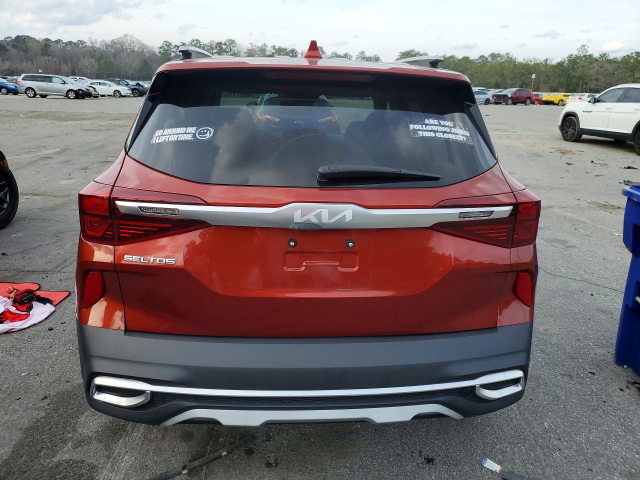 2023 KIA SELTOS S photo 6