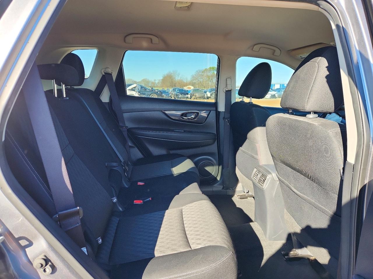 2018 NISSAN ROGUE SV photo 11