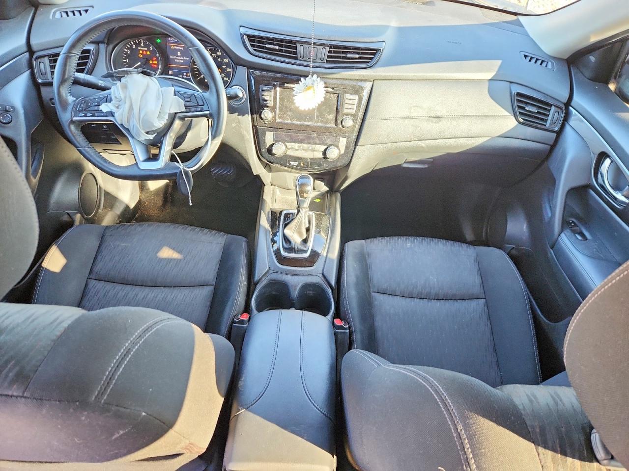 2018 NISSAN ROGUE SV photo 8