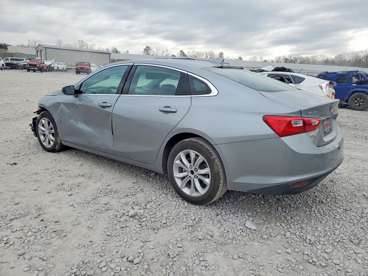 2024 CHEVROLET MALIBU LT photo 4