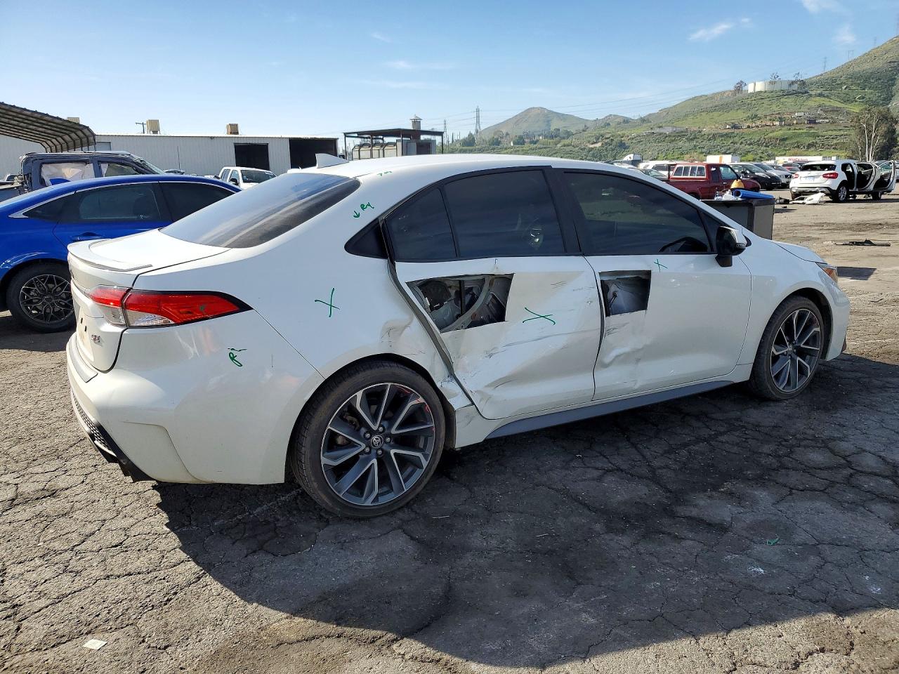 2020 TOYOTA COROLLA SE photo 5
