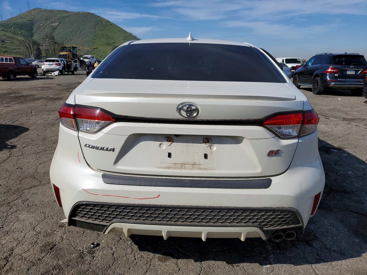 2020 TOYOTA COROLLA SE photo 11