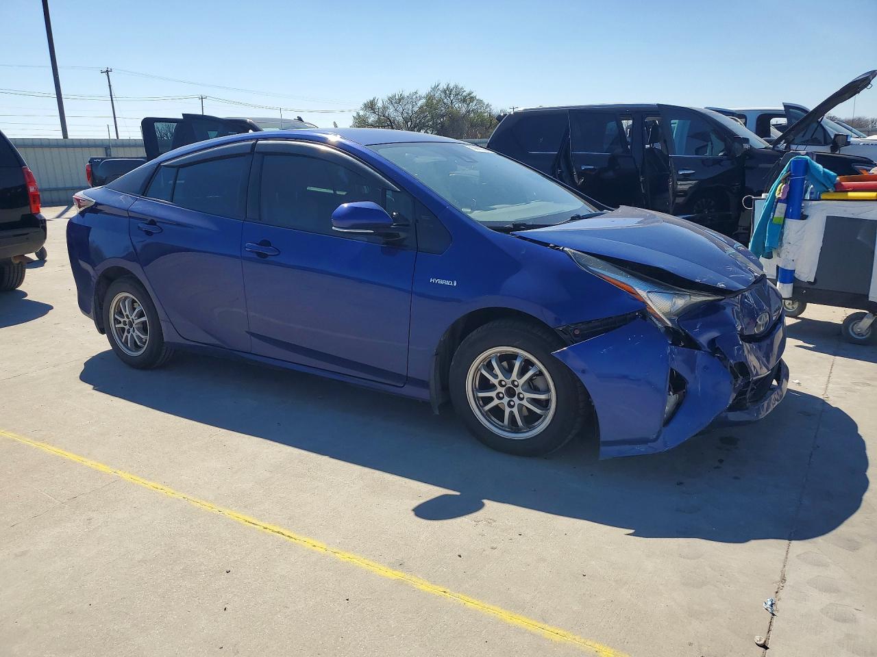 2017 TOYOTA PRIUS TWO photo 4