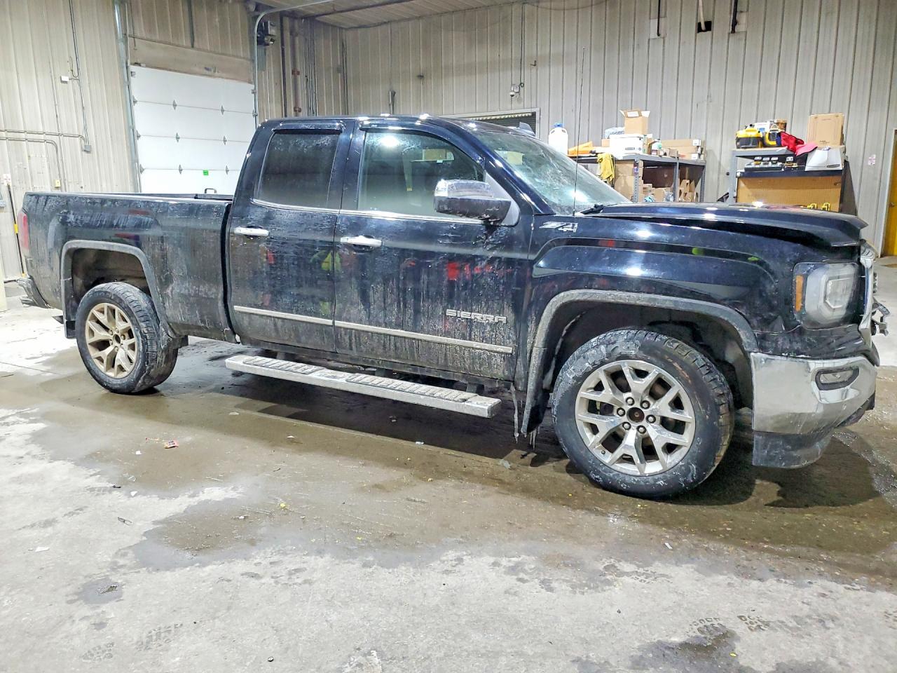 2017 GMC SIERRA K1500 SLT photo 4