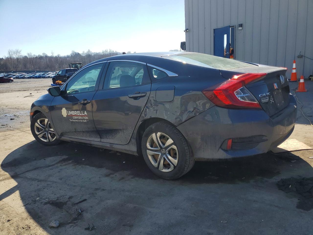 2017 HONDA CIVIC LX photo 3