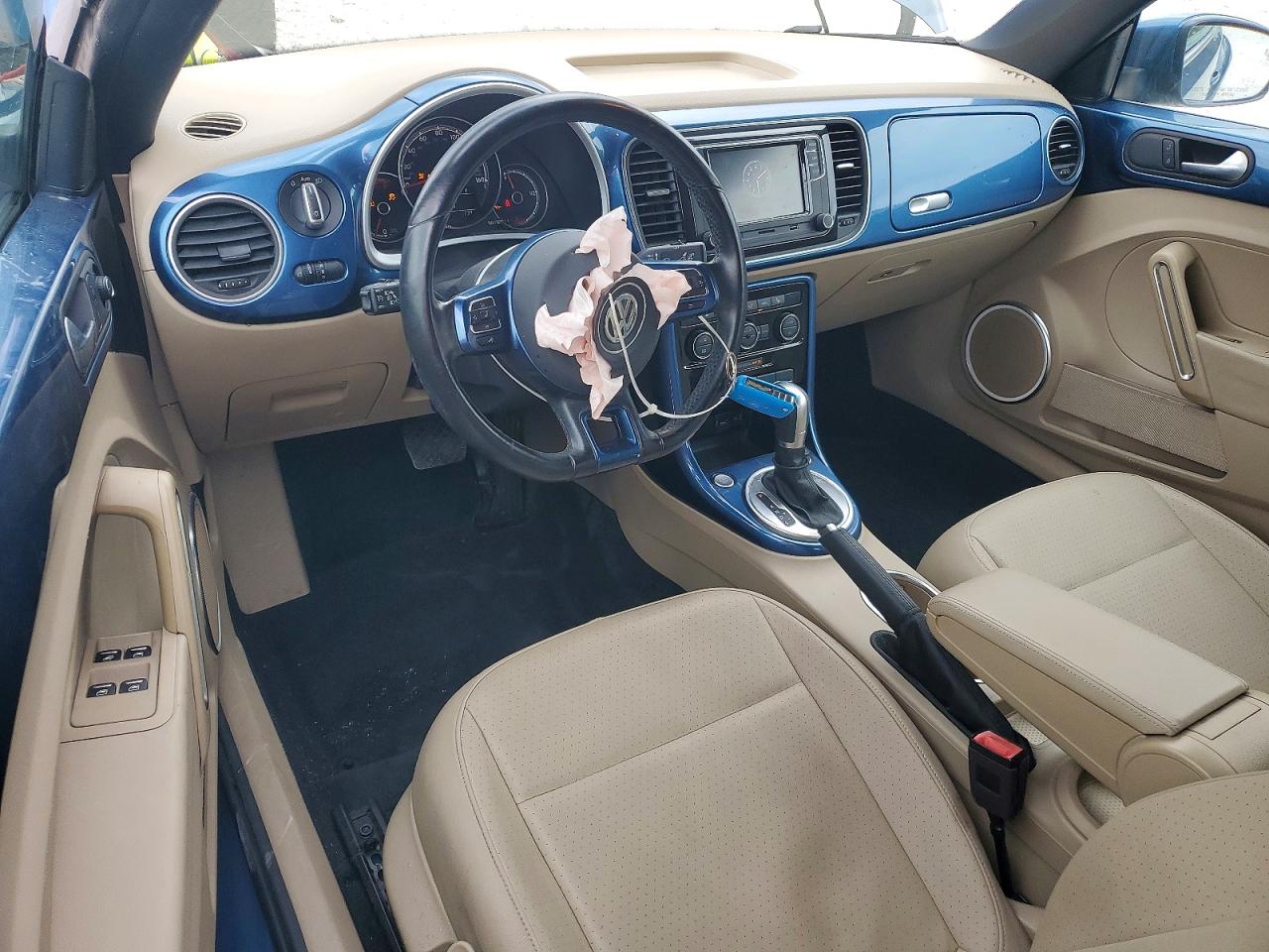 2018 VOLKSWAGEN BEETLE S photo 8