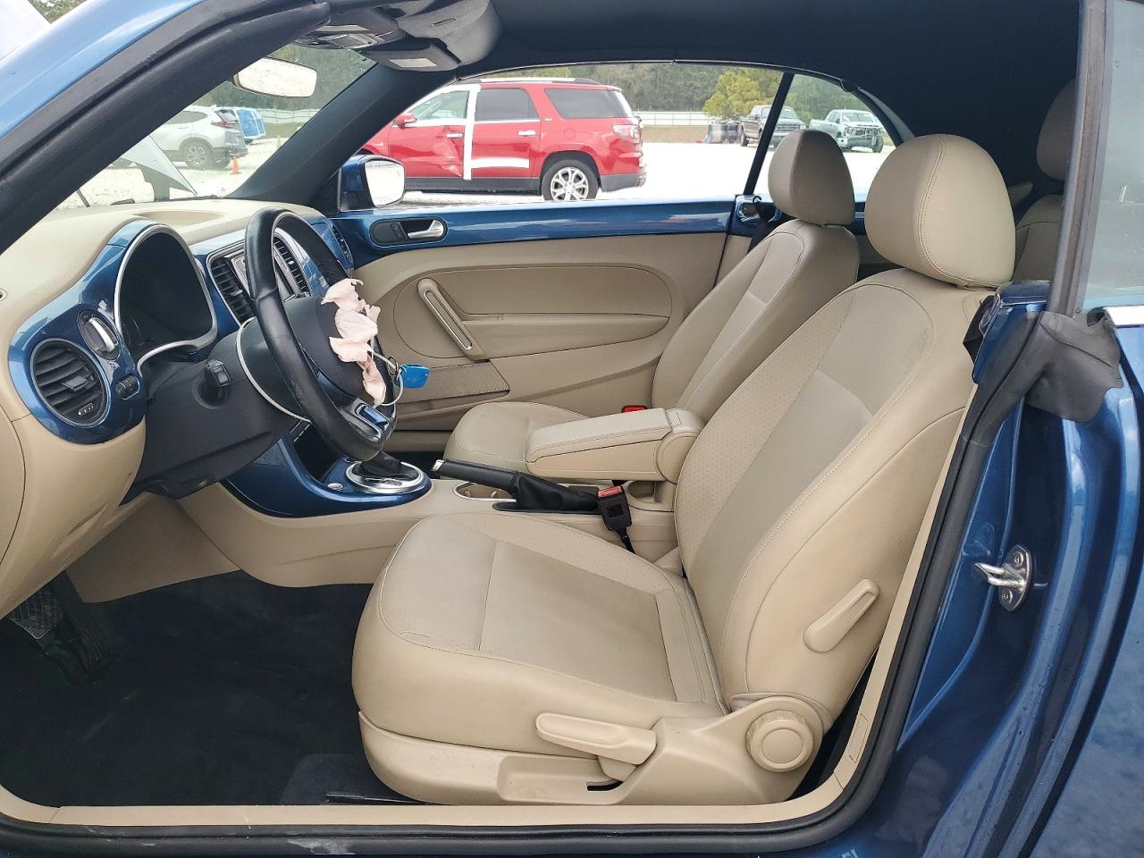 2018 VOLKSWAGEN BEETLE S photo 7