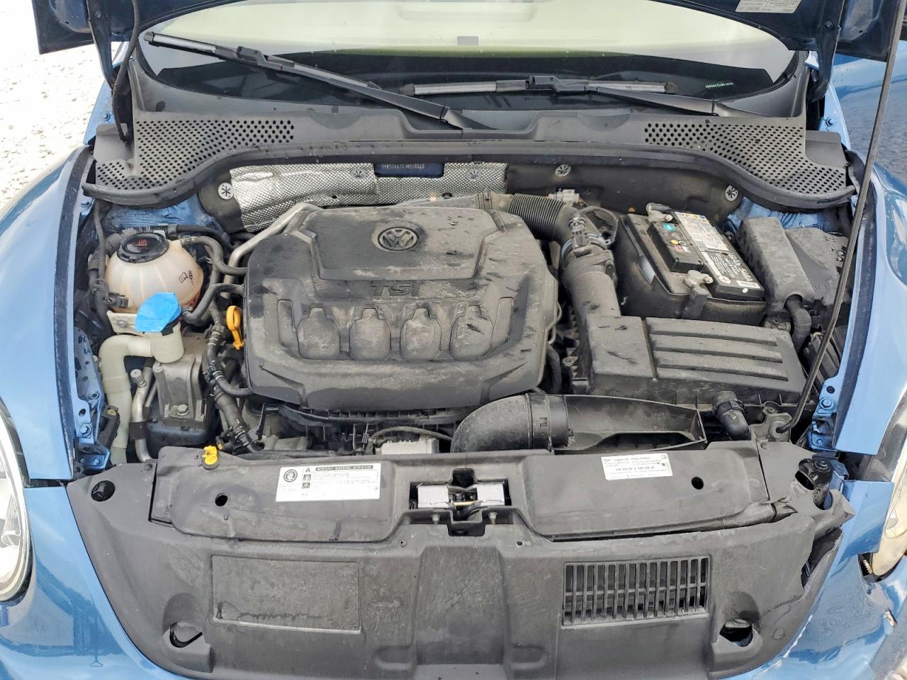2018 VOLKSWAGEN BEETLE S photo 11