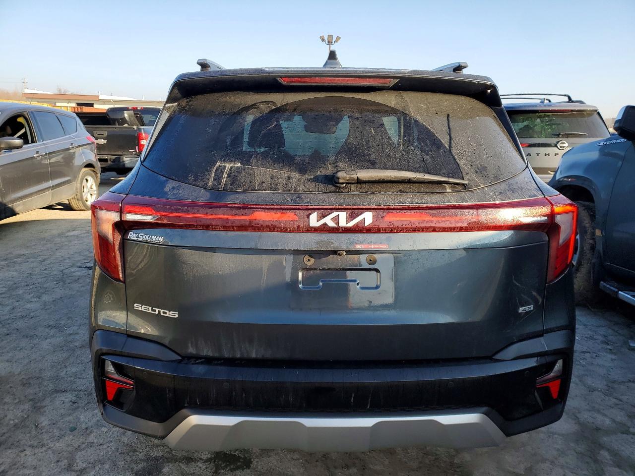 2025 KIA SELTOS EX photo 11