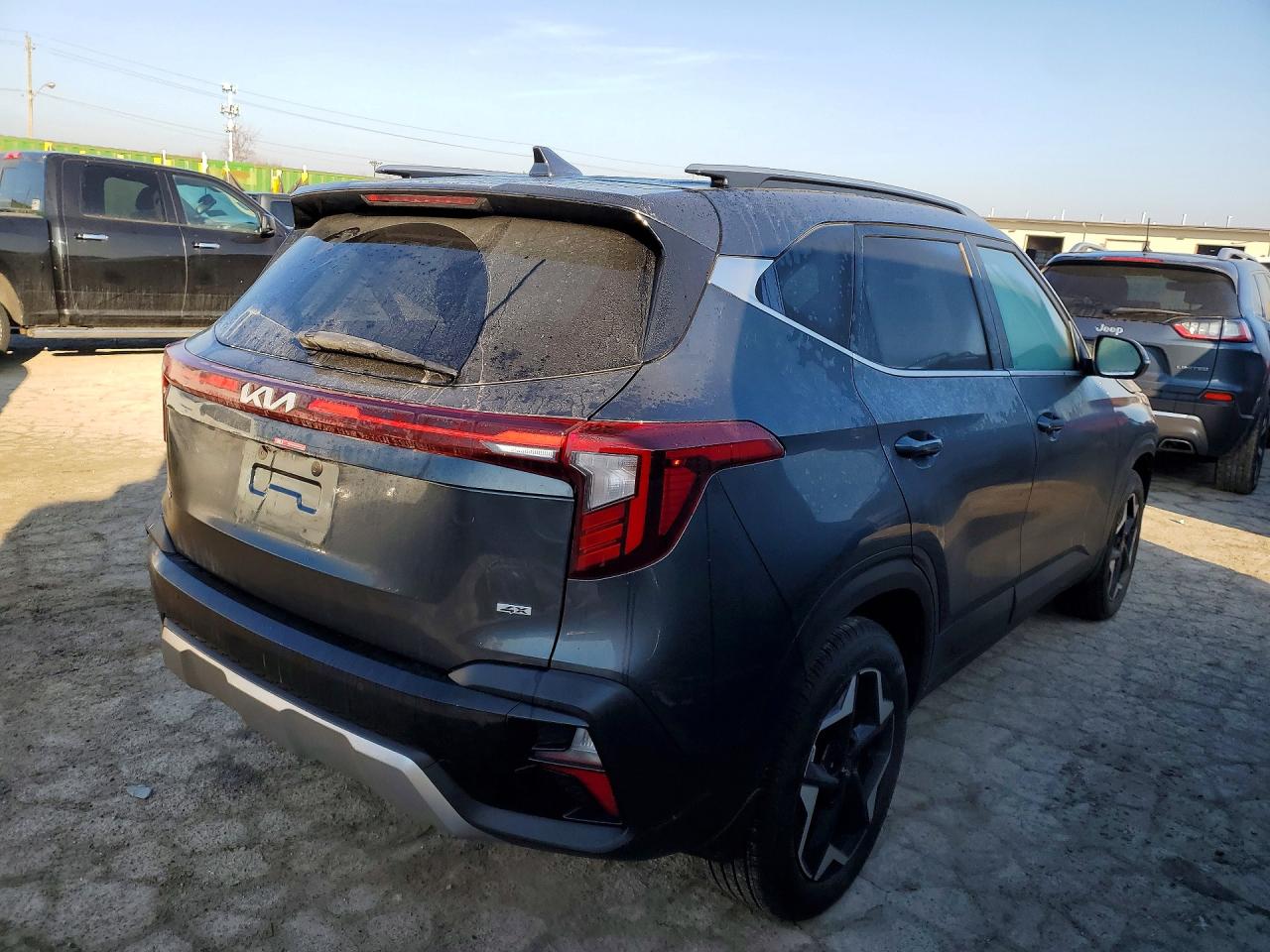 2025 KIA SELTOS EX photo 5