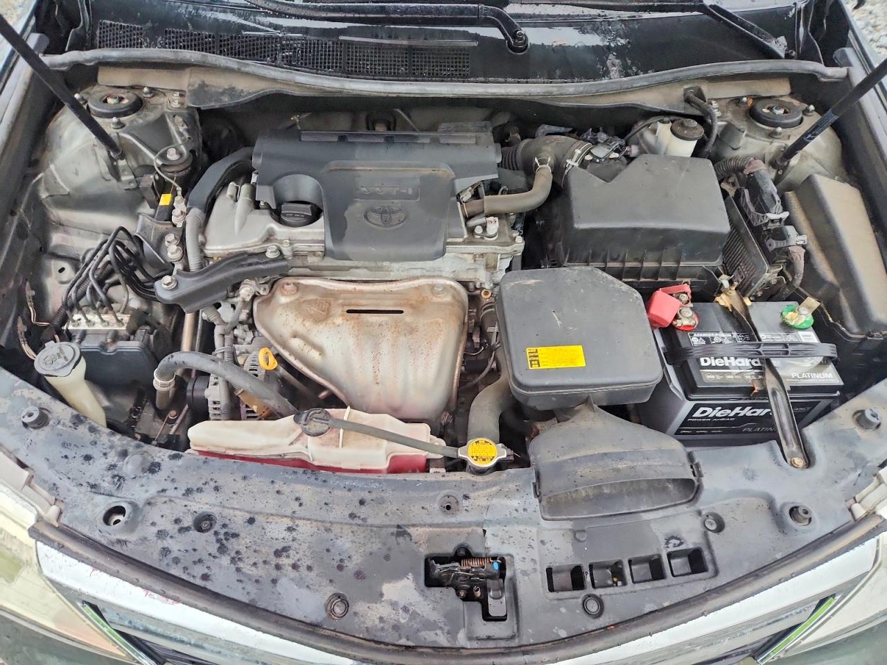 2012 TOYOTA CAMRY XLE photo 21