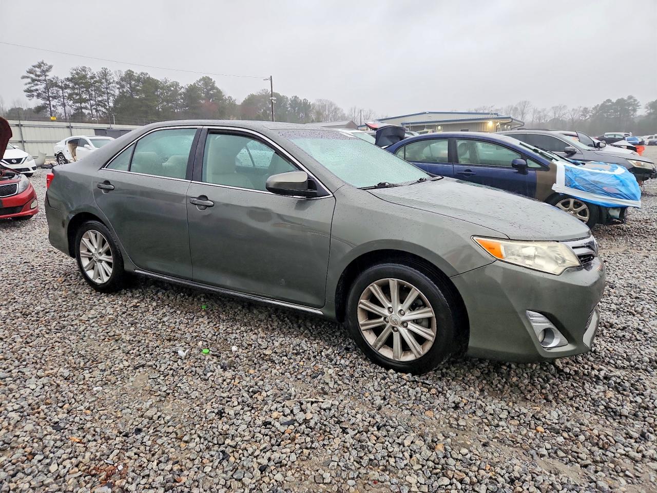 2012 TOYOTA CAMRY XLE photo 7