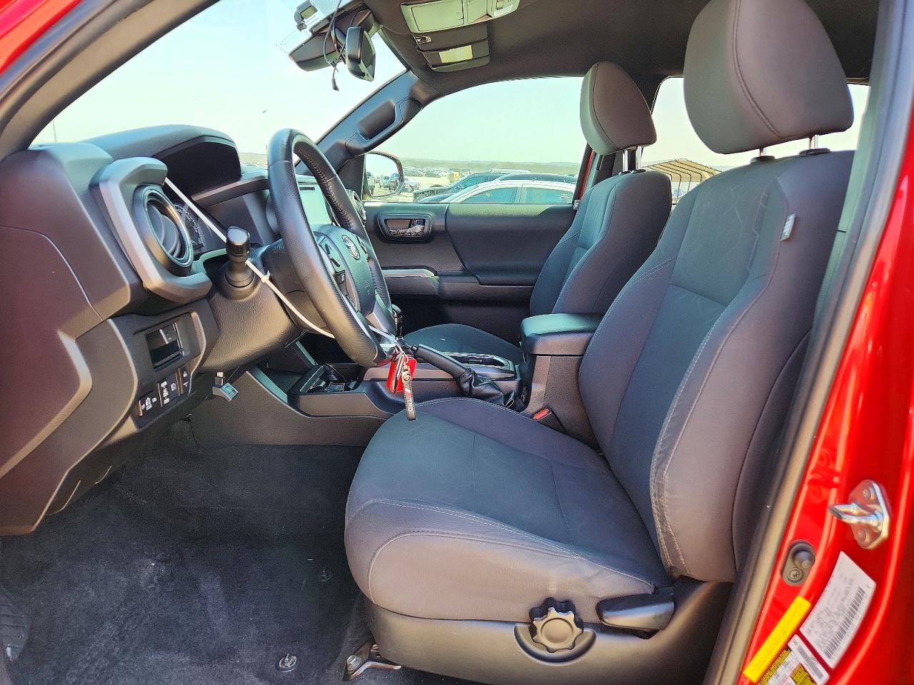 2019 TOYOTA TACOMA TRD SPORT photo 7