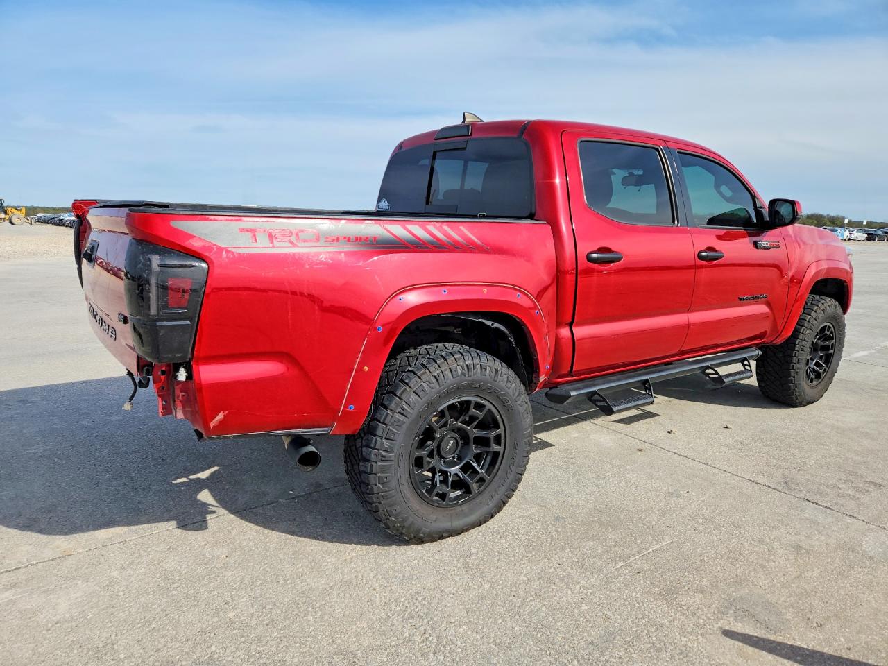 2019 TOYOTA TACOMA TRD SPORT photo 3