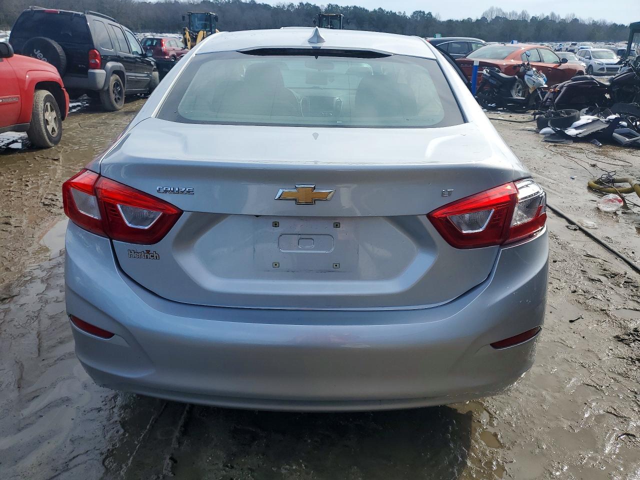 2017 CHEVROLET CRUZE LT photo 11