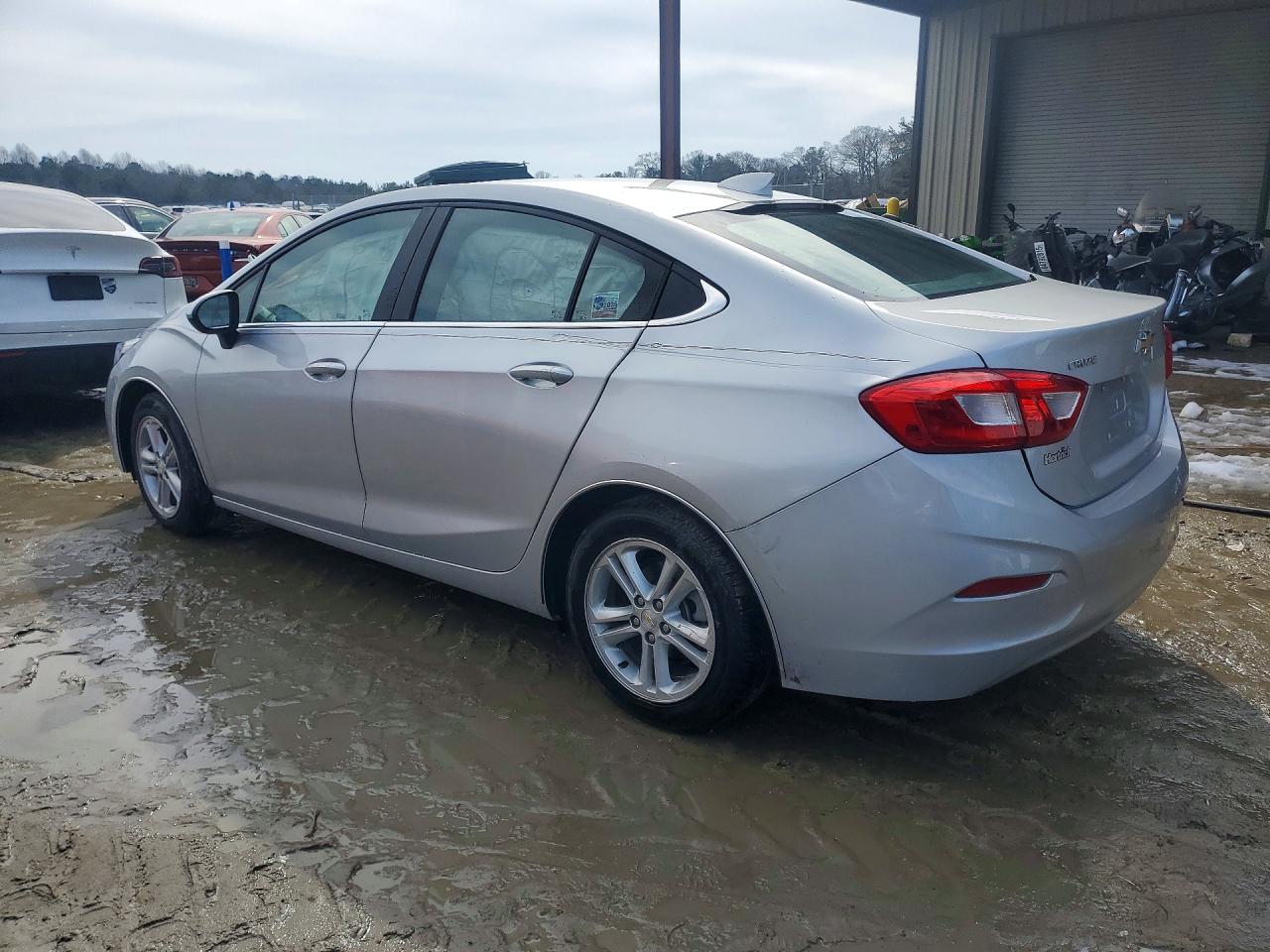 2017 CHEVROLET CRUZE LT photo 3
