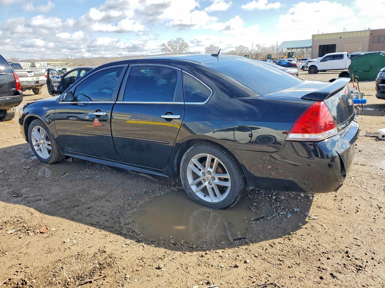 2012 CHEVROLET IMPALA LTZ photo 2