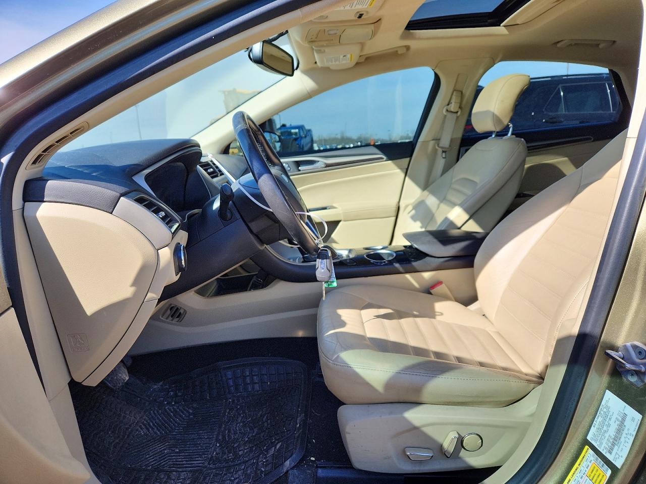 2013 FORD FUSION SE photo 19