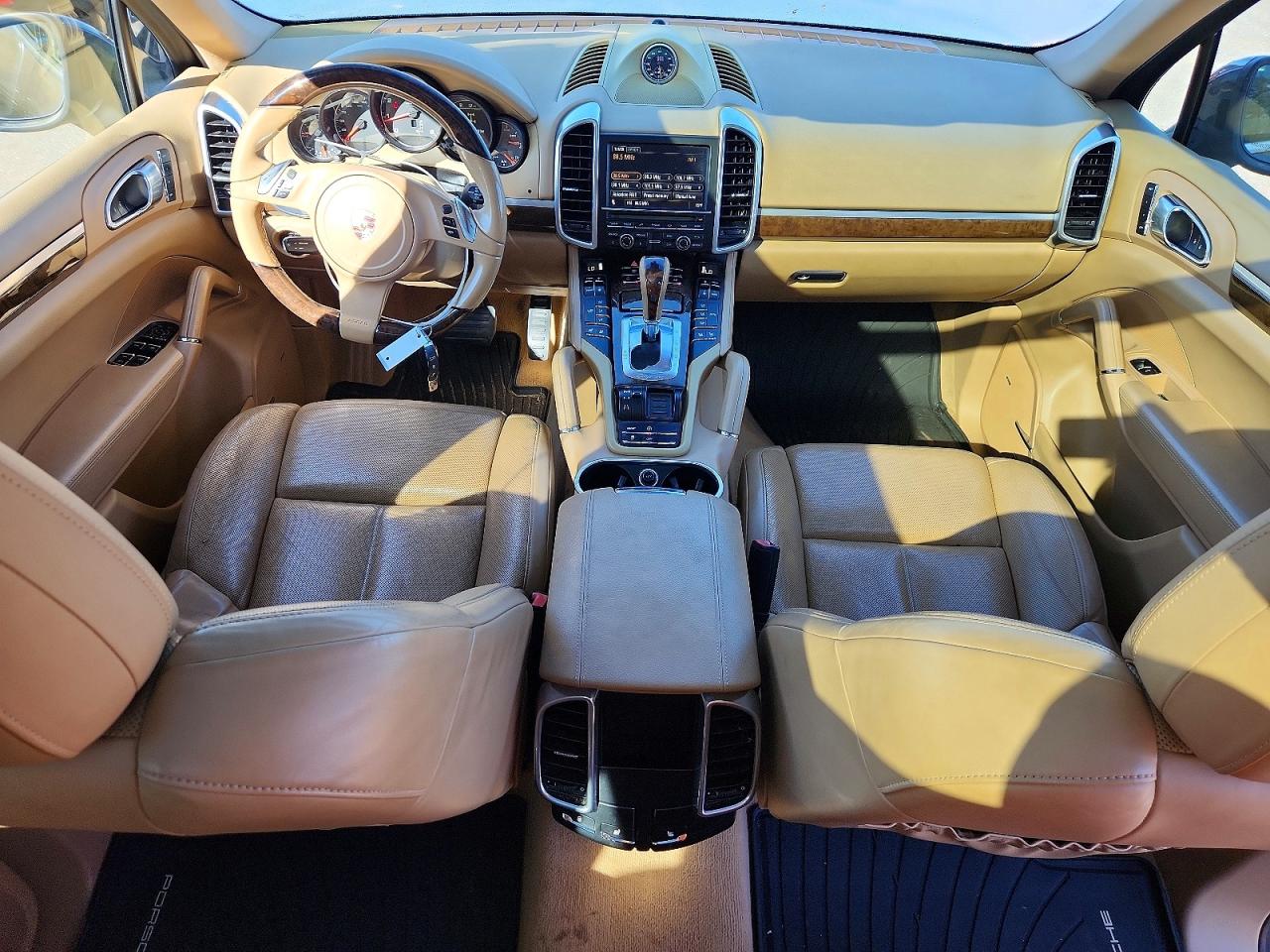 2012 PORSCHE CAYENNE photo 8