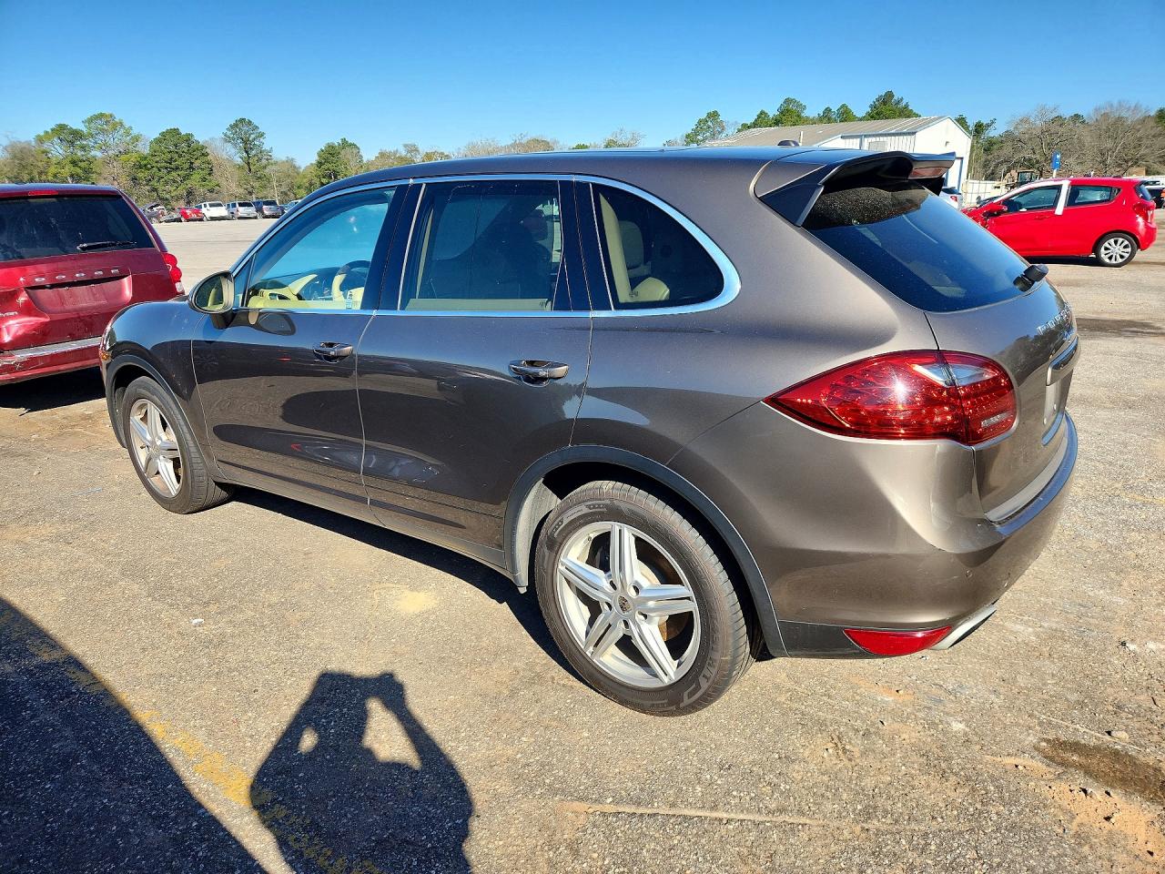 2012 PORSCHE CAYENNE photo 2