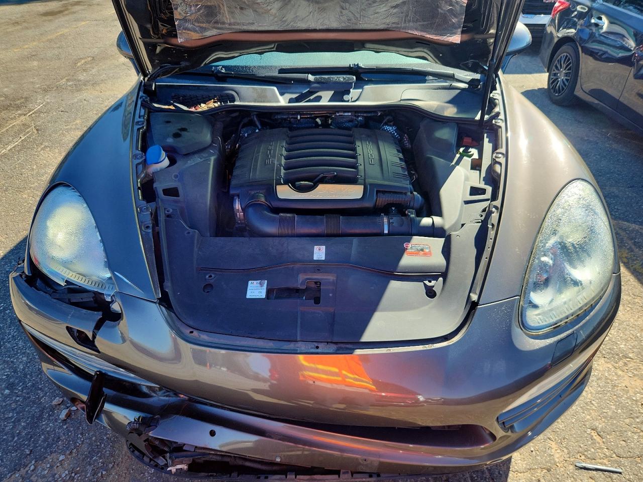 2012 PORSCHE CAYENNE photo 12