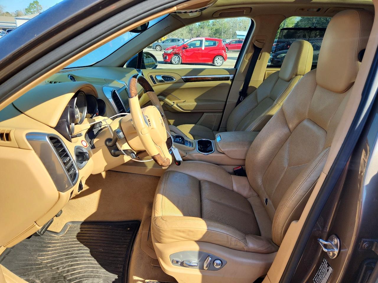 2012 PORSCHE CAYENNE photo 7
