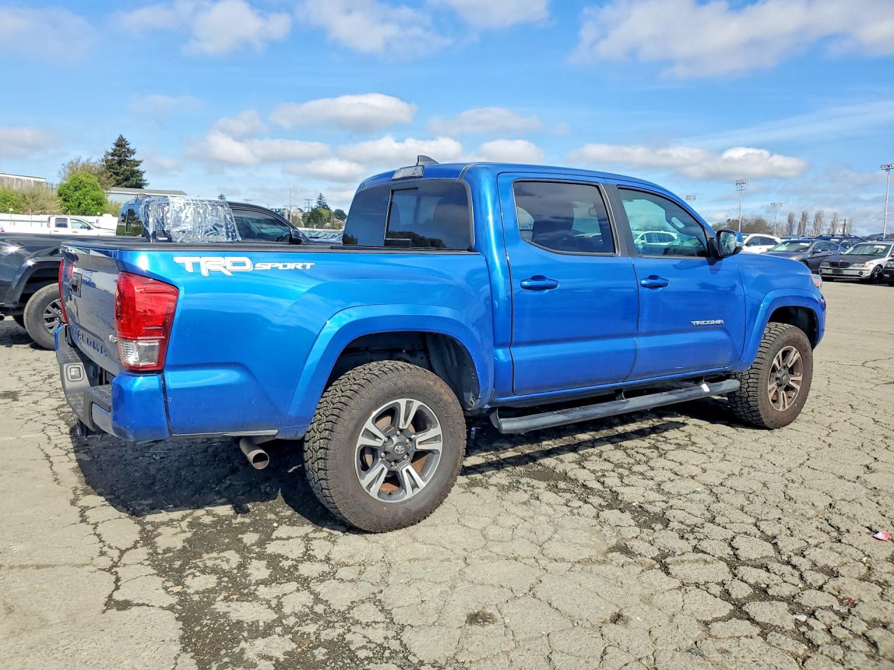 2017 TOYOTA TACOMA TRD SPORT photo 5