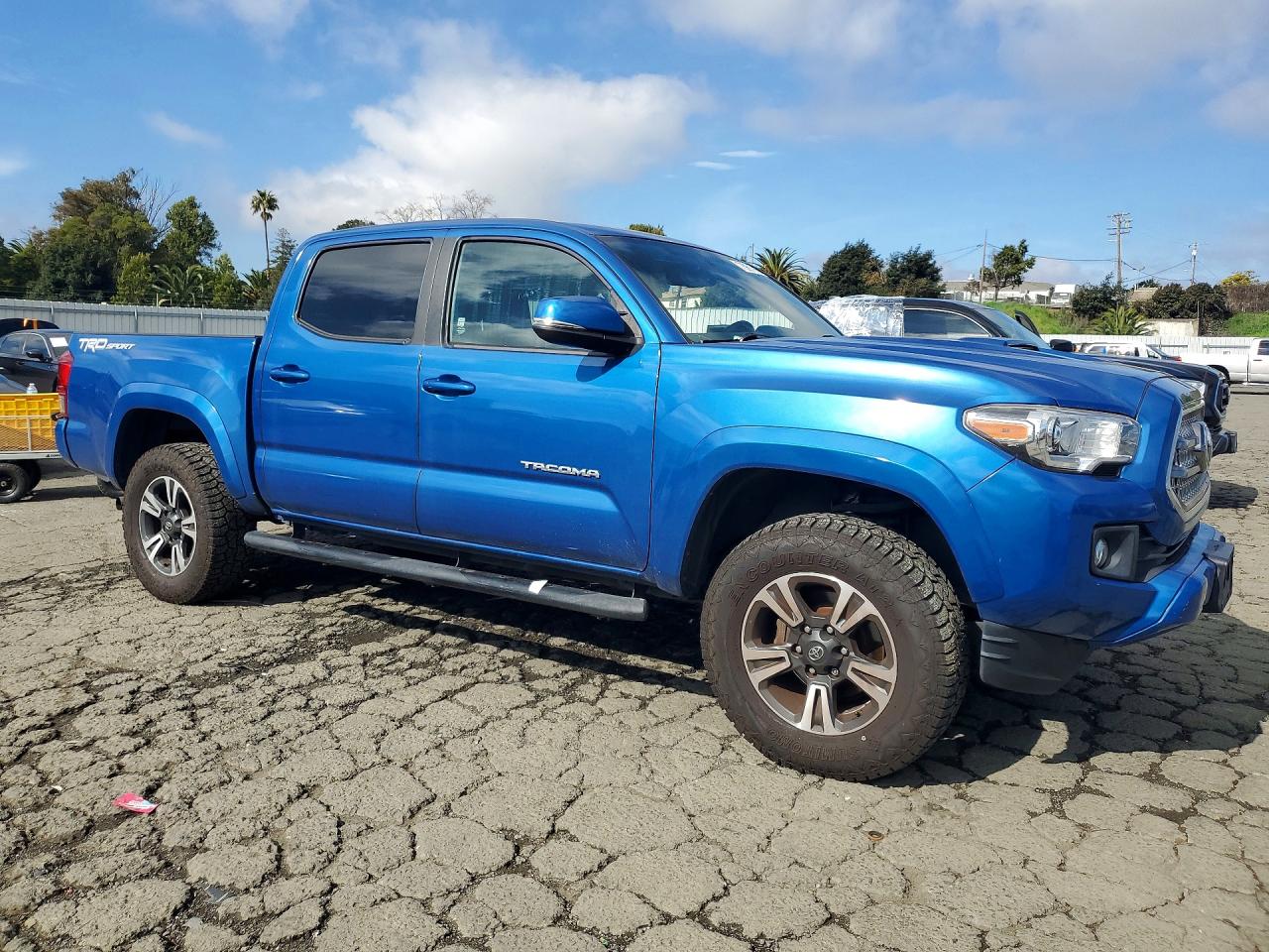 2017 TOYOTA TACOMA TRD SPORT photo 7