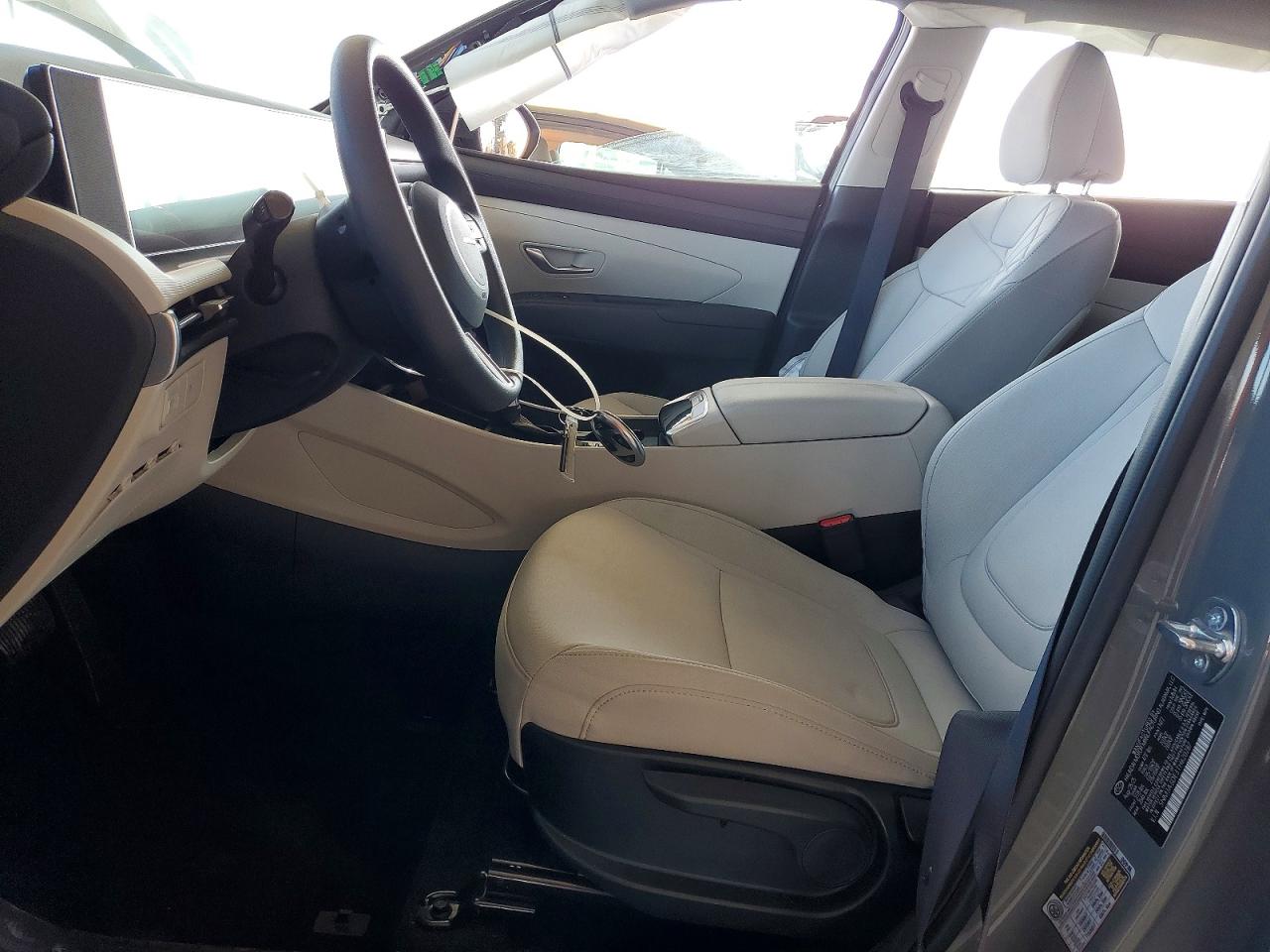 2026 HYUNDAI TUCSON SE photo 19