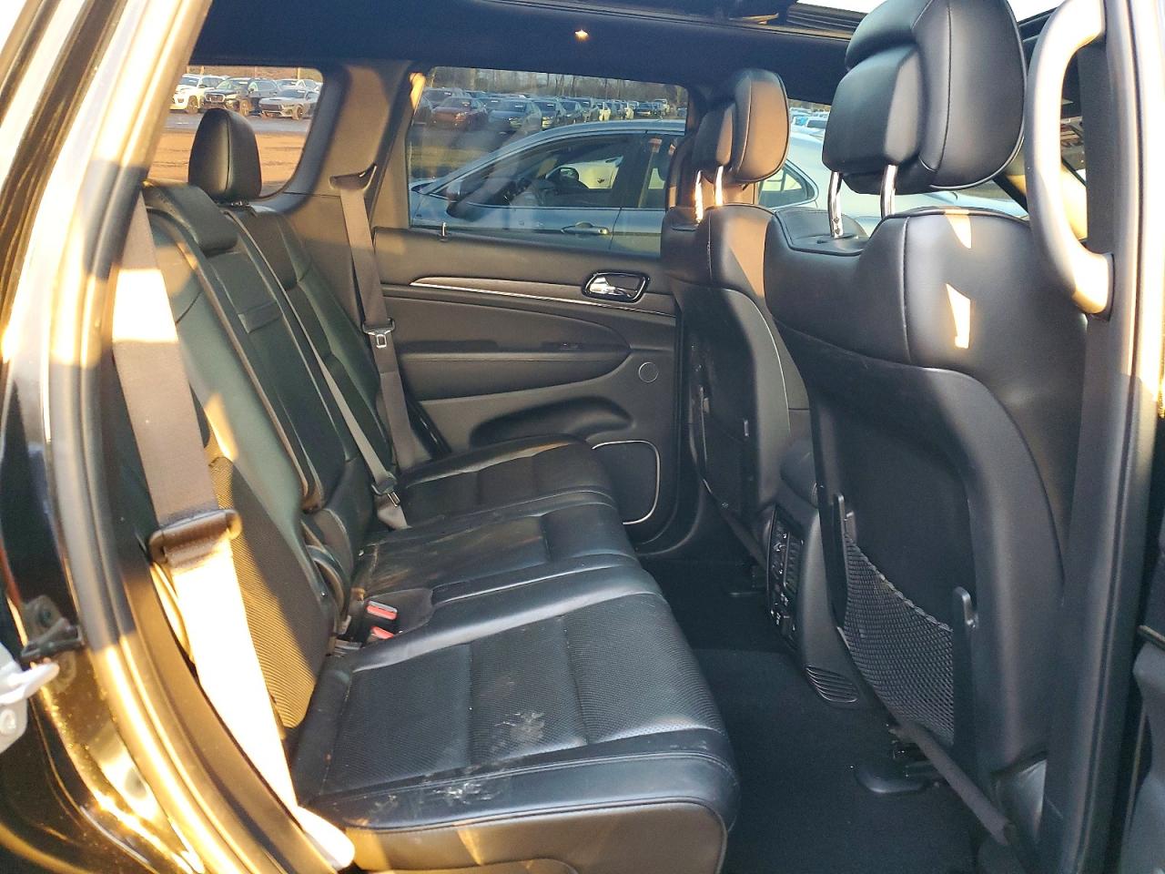 2020 JEEP GRAND CHEROKEE OVERLAND photo 11