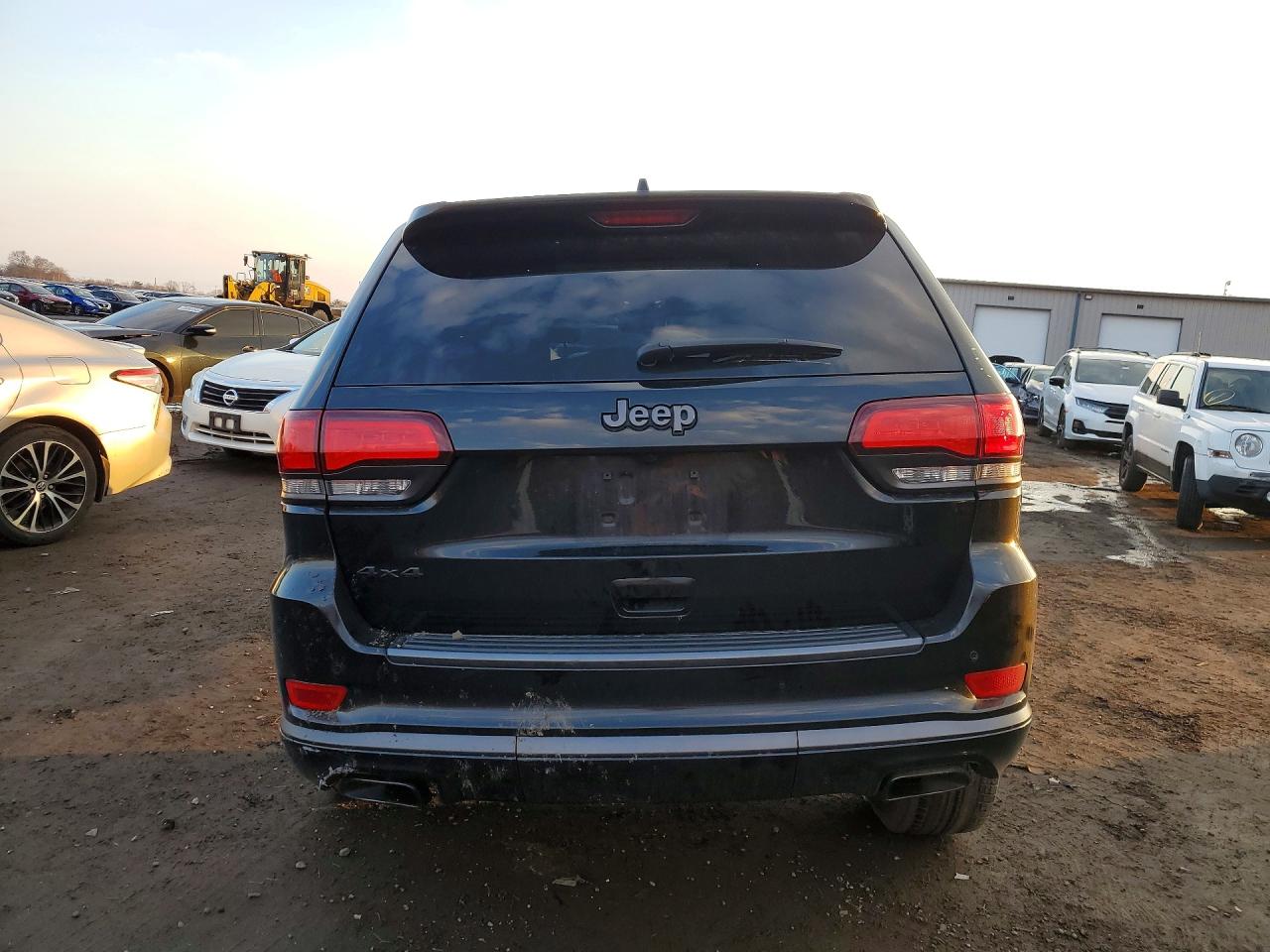 2020 JEEP GRAND CHEROKEE OVERLAND photo 6