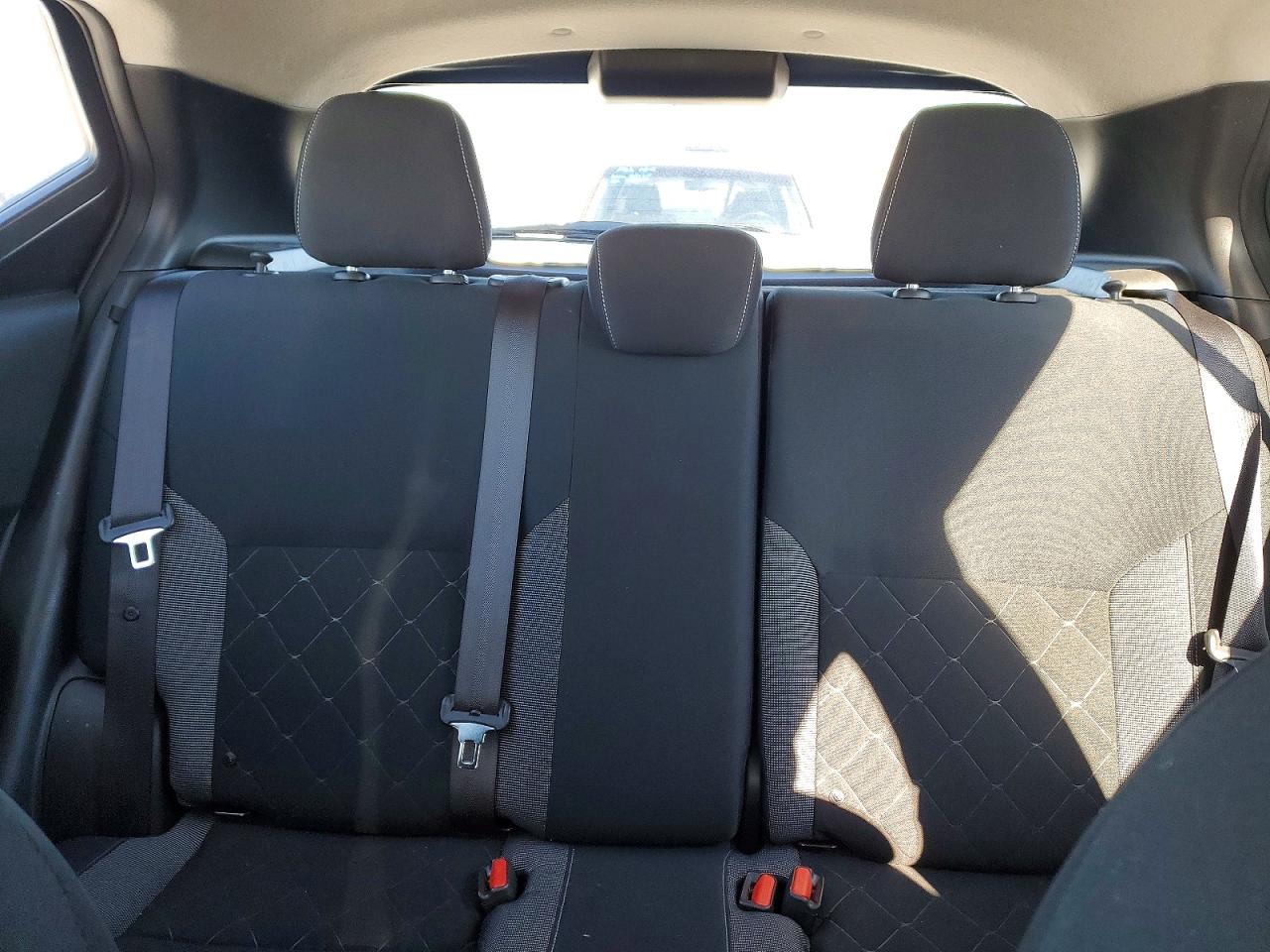 2019 NISSAN KICKS S photo 19