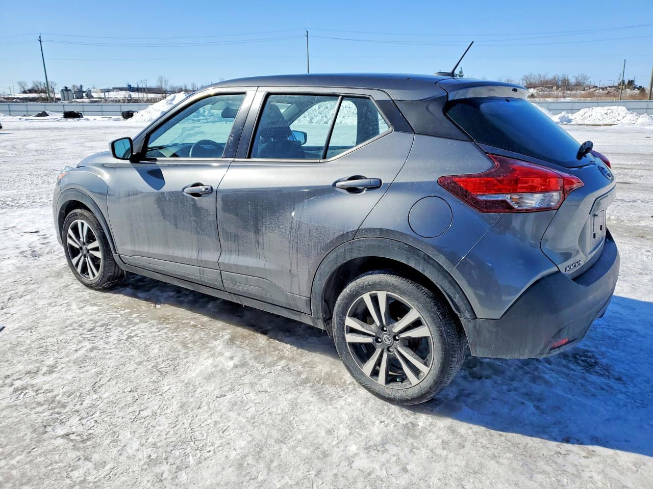 2019 NISSAN KICKS S photo 3