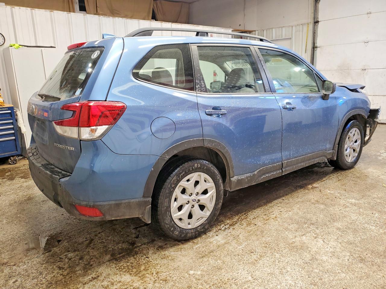 2019 SUBARU FORESTER photo 5