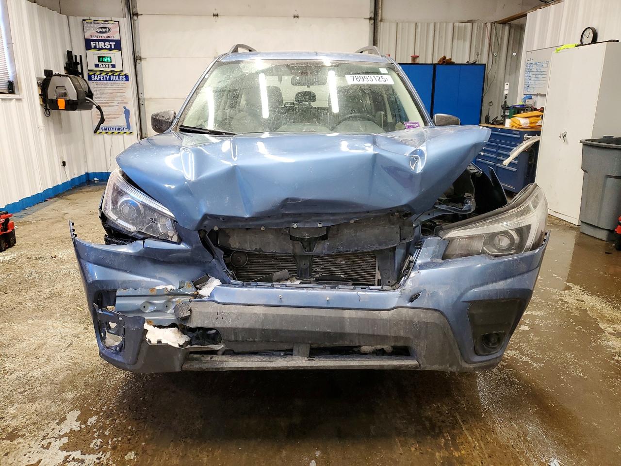 2019 SUBARU FORESTER photo 9