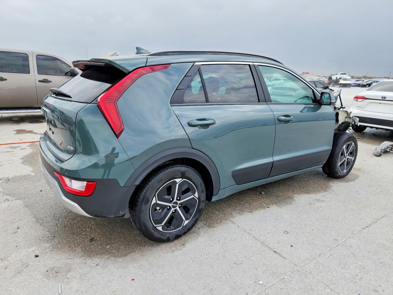 2025 KIA NIRO EX photo 5